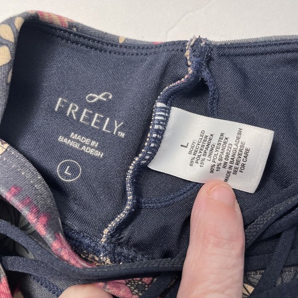 Freely Sports Bra Grey Pink Floral Strappy Racerback Crisscross Size L Large - Picture 5 of 7